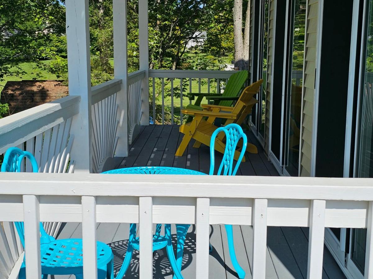 Tree-Top Lake-Front Cottage Madison Exterior foto